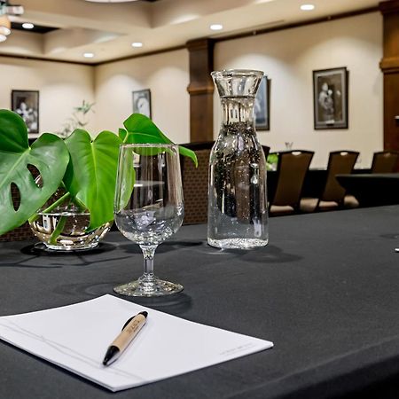 Oxford Hotel Bend Bagian luar foto