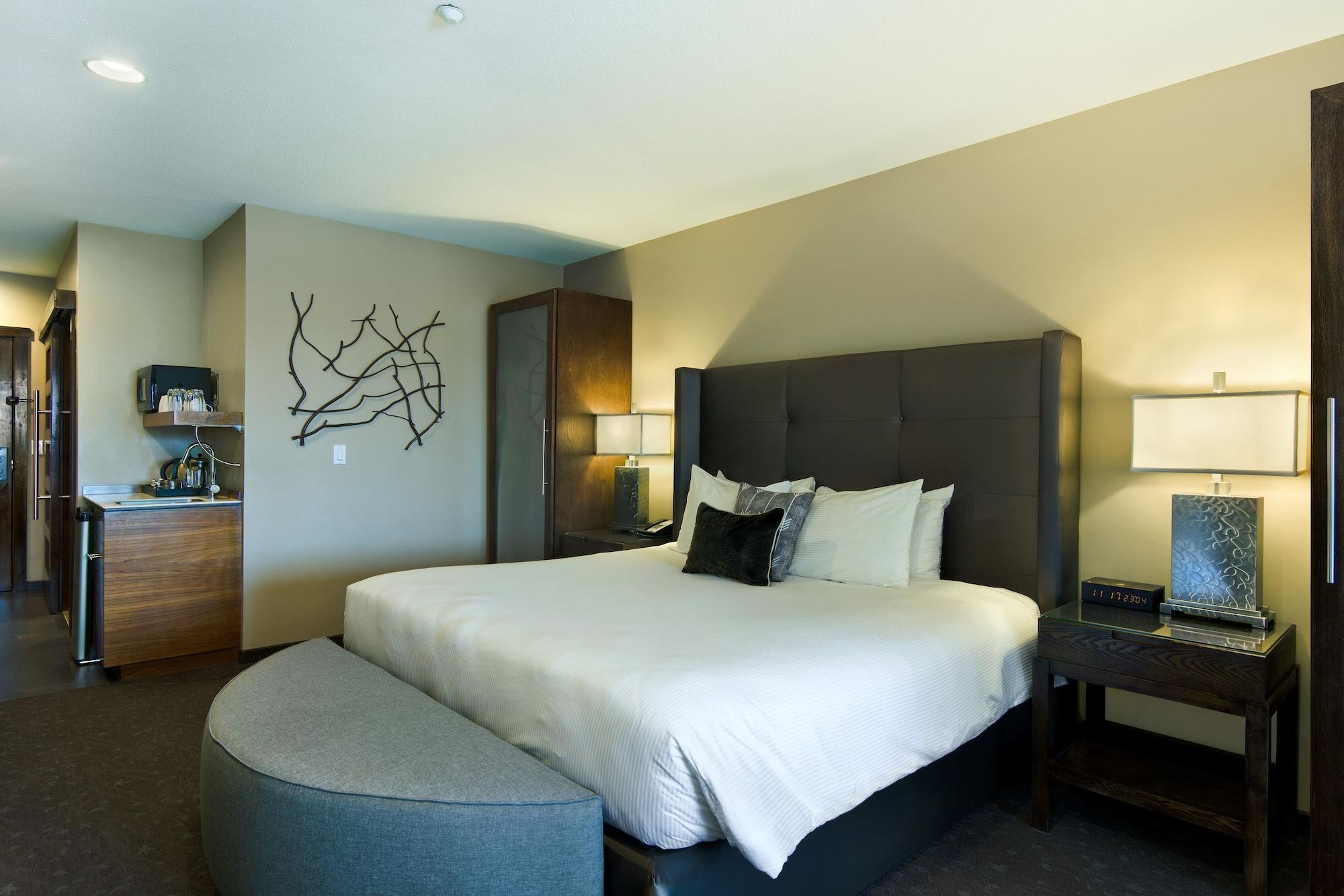 Oxford Hotel Bend Bagian luar foto
