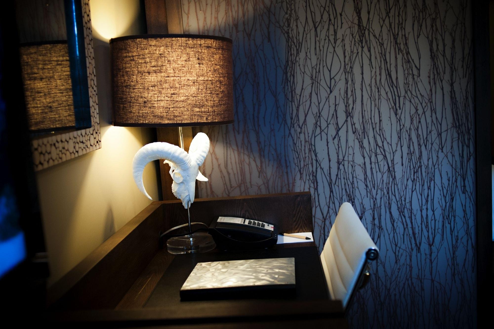 Oxford Hotel Bend Bagian luar foto