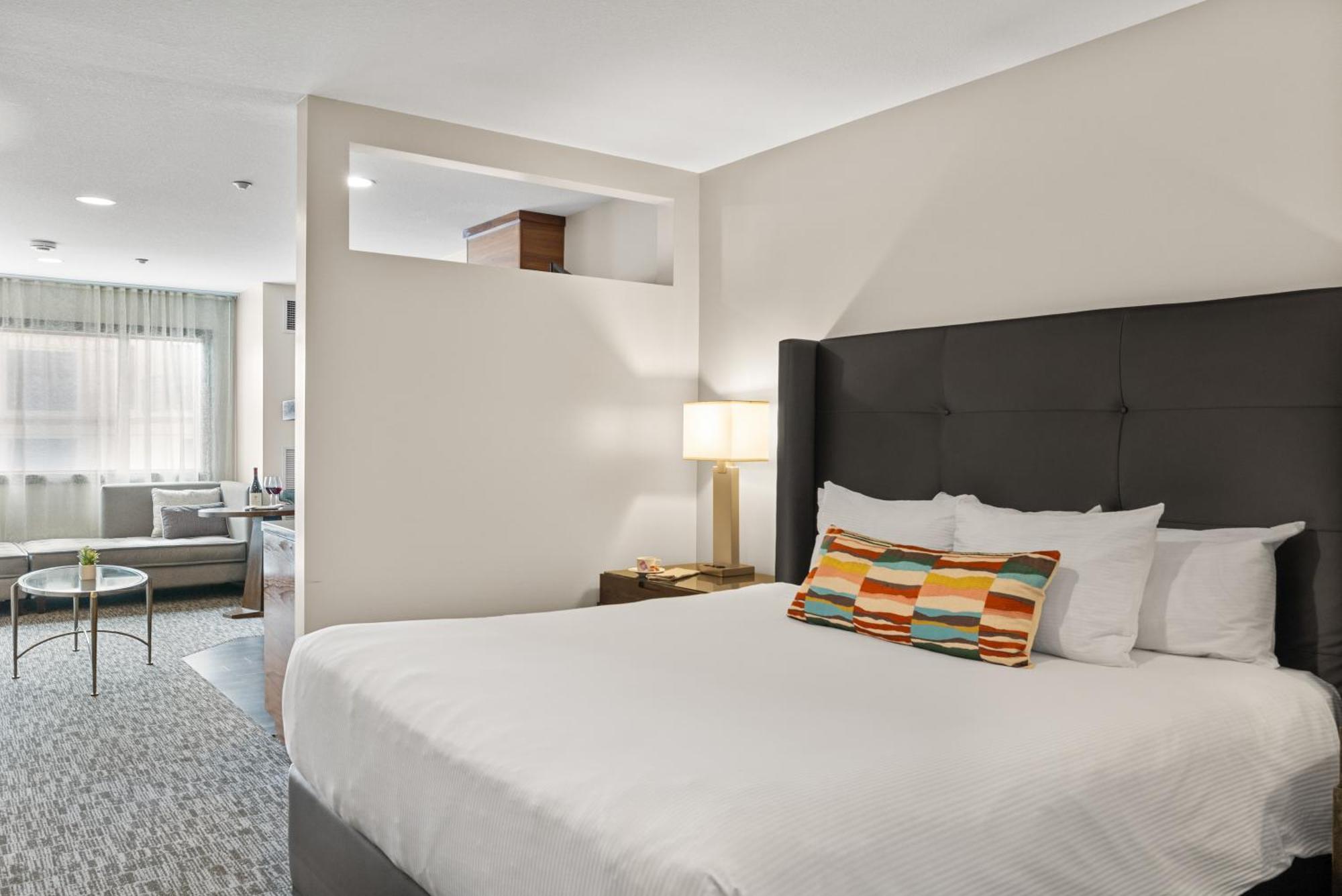 Oxford Hotel Bend Bagian luar foto