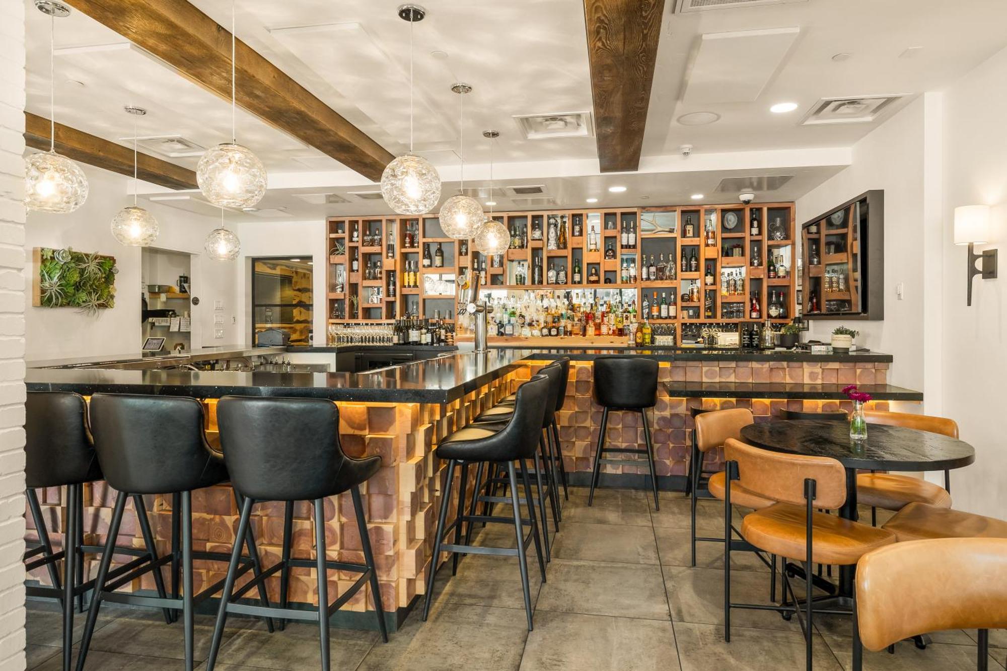 Oxford Hotel Bend Bagian luar foto