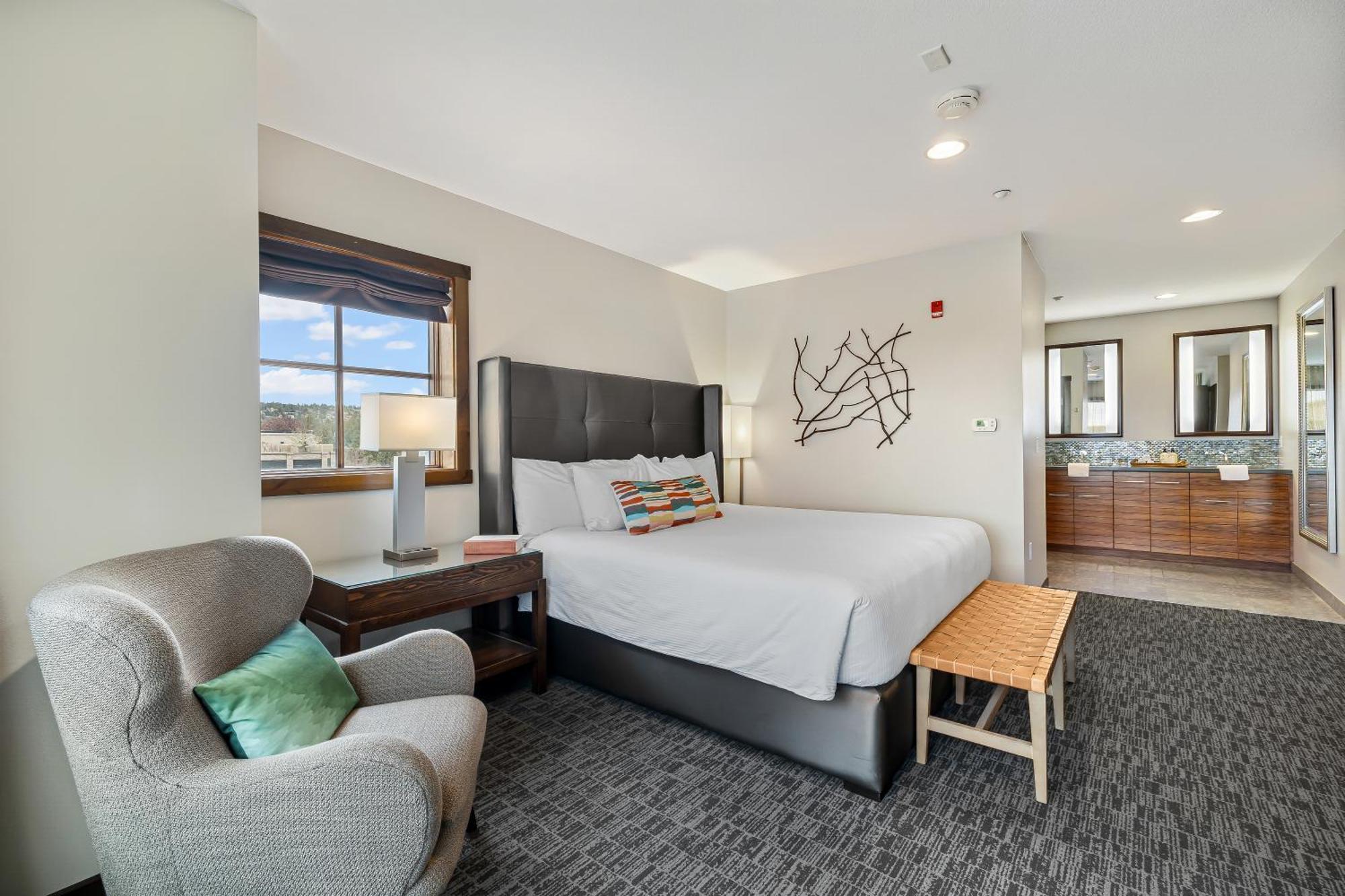 Oxford Hotel Bend Bagian luar foto