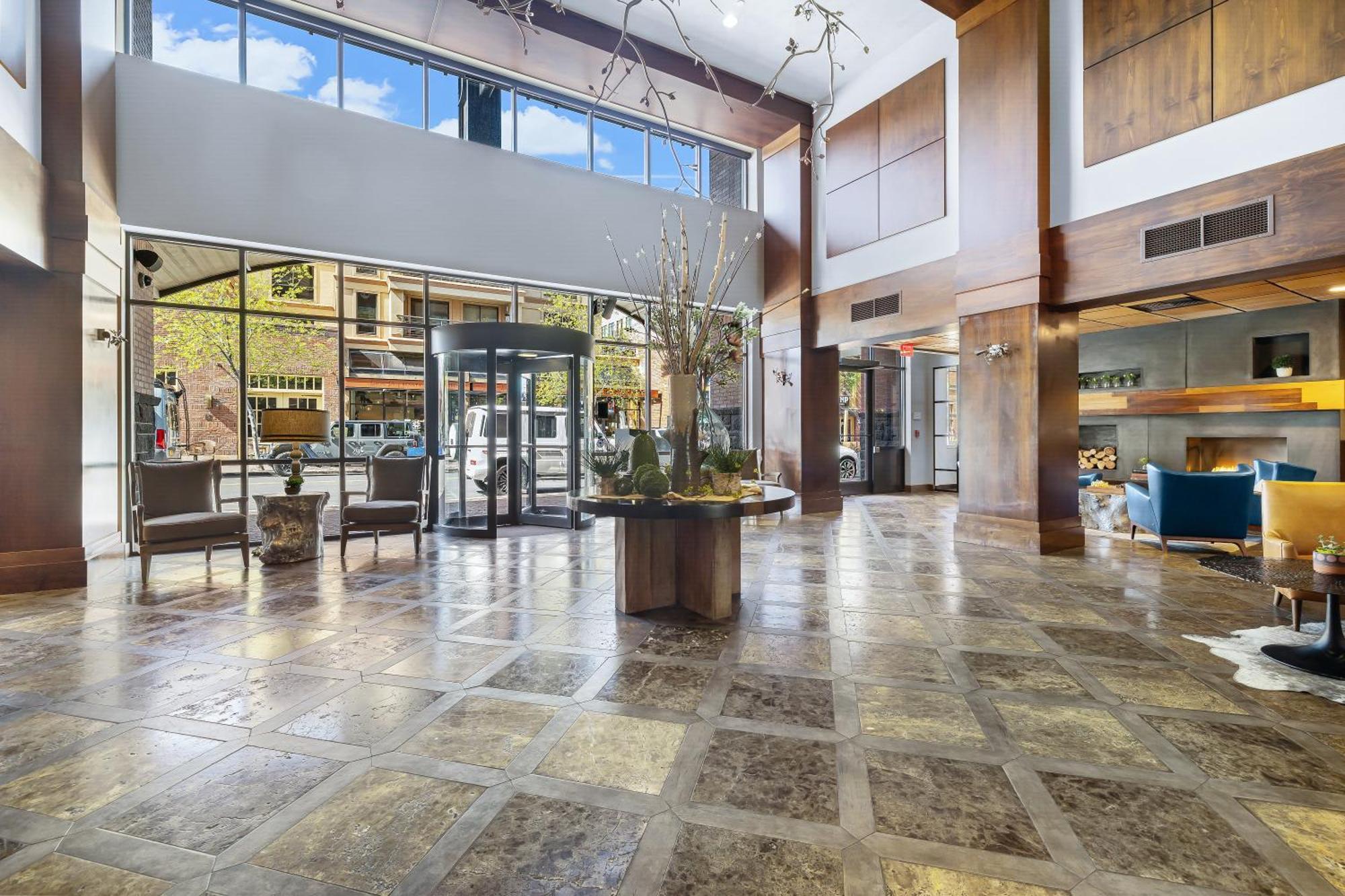 Oxford Hotel Bend Bagian luar foto