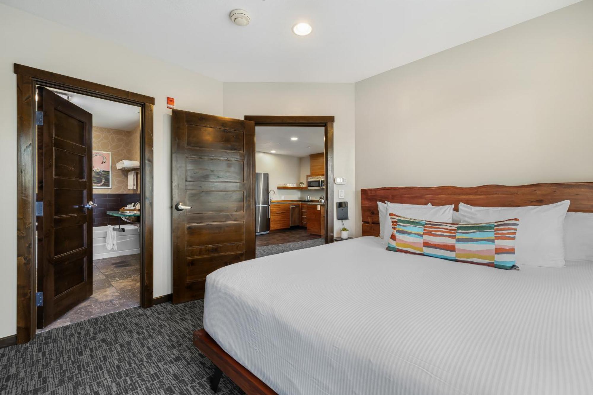Oxford Hotel Bend Bagian luar foto