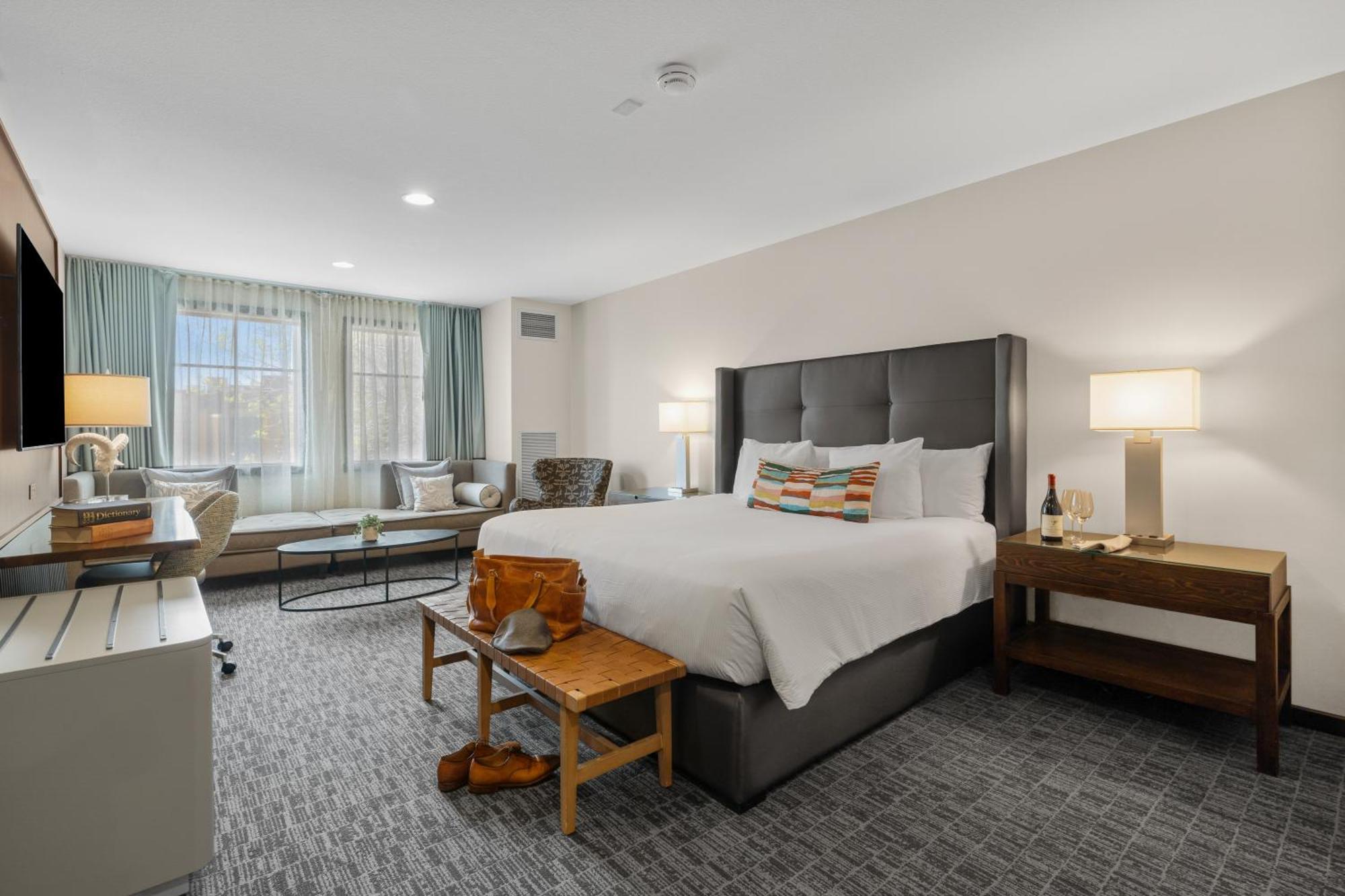 Oxford Hotel Bend Bagian luar foto