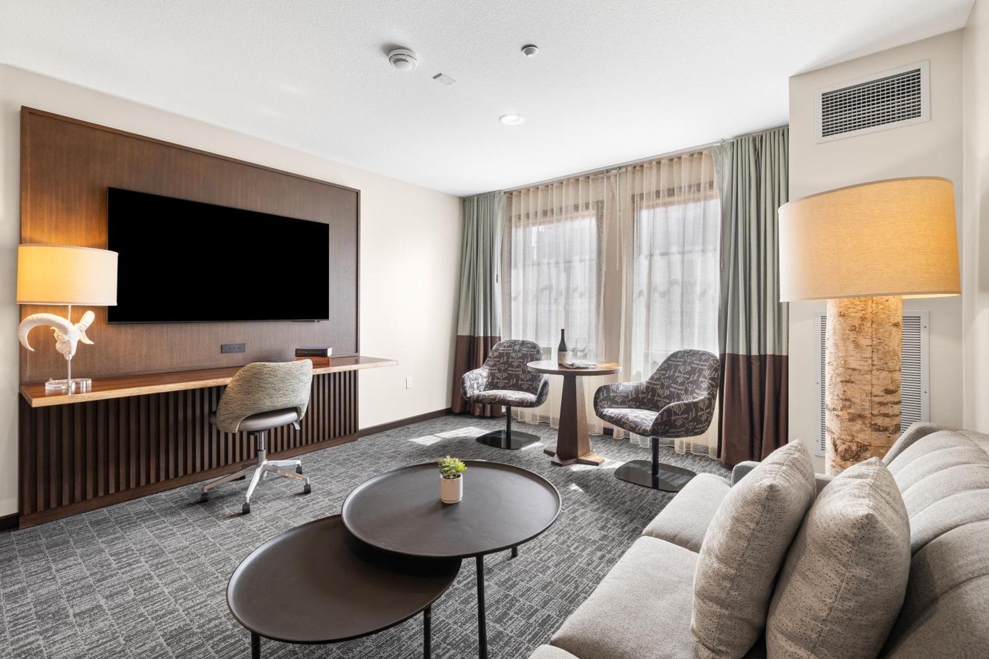 Oxford Hotel Bend Bagian luar foto
