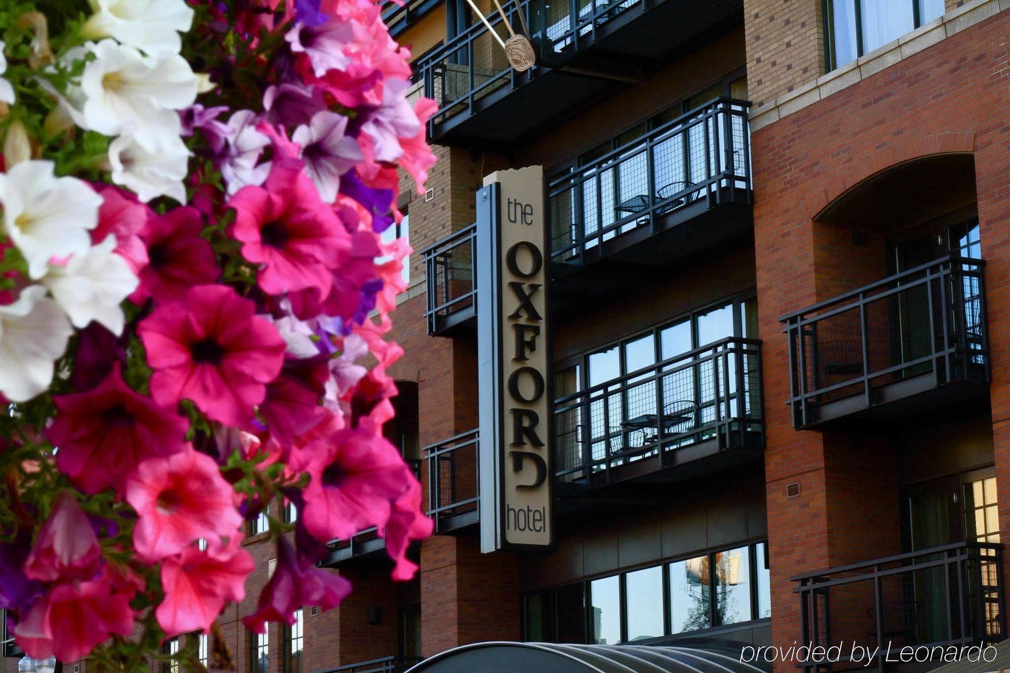 Oxford Hotel Bend Bagian luar foto
